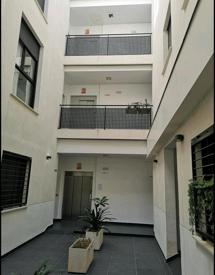 Stylish Apartment In The Heart Of Malaga With Pool ภายนอก รูปภาพ