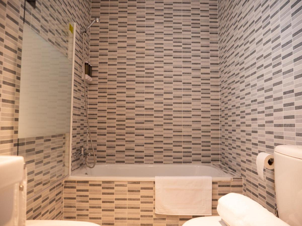Stylish Apartment In The Heart Of Malaga With Pool ภายนอก รูปภาพ