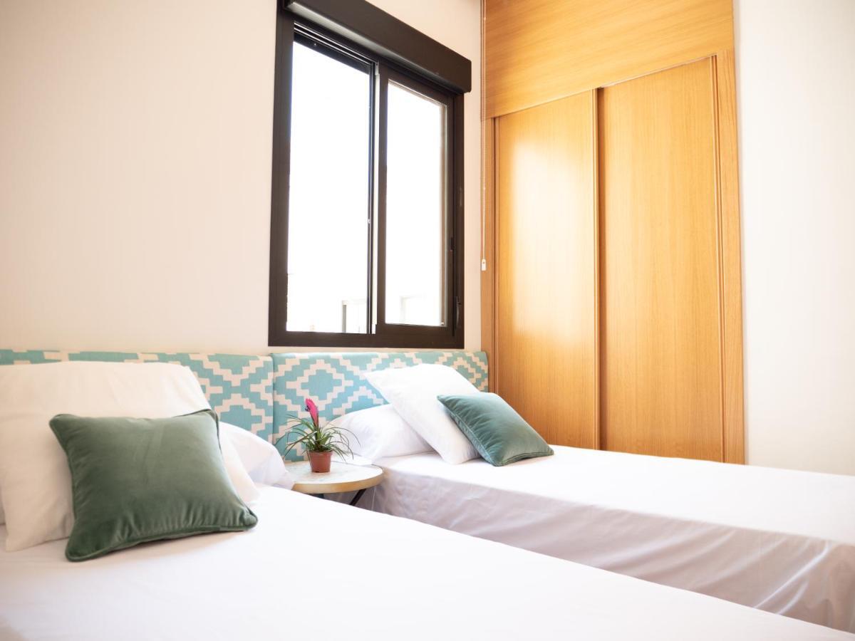 Stylish Apartment In The Heart Of Malaga With Pool ภายนอก รูปภาพ