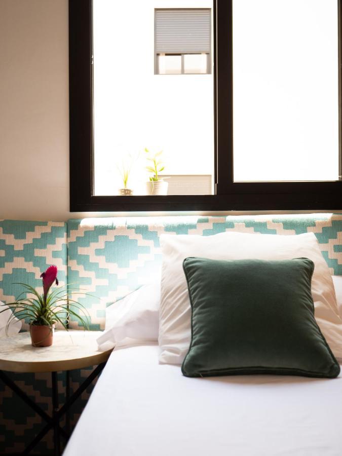 Stylish Apartment In The Heart Of Malaga With Pool ภายนอก รูปภาพ