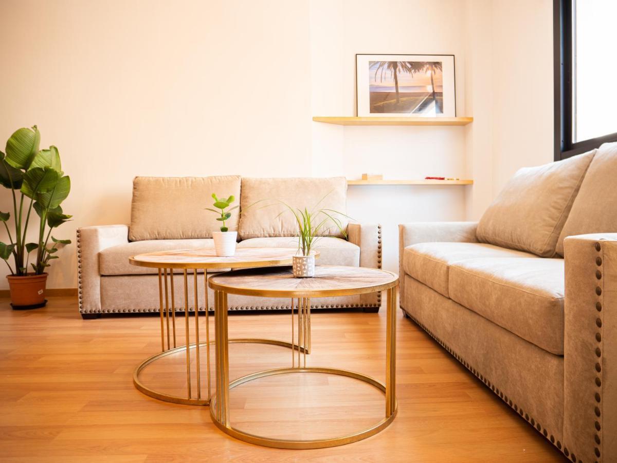 Stylish Apartment In The Heart Of Malaga With Pool ภายนอก รูปภาพ