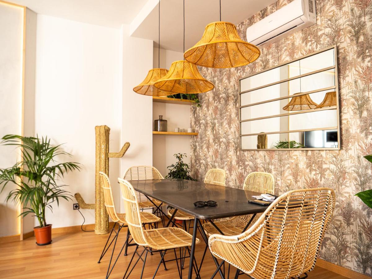 Stylish Apartment In The Heart Of Malaga With Pool ภายนอก รูปภาพ