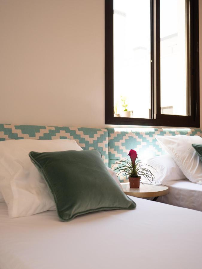 Stylish Apartment In The Heart Of Malaga With Pool ภายนอก รูปภาพ