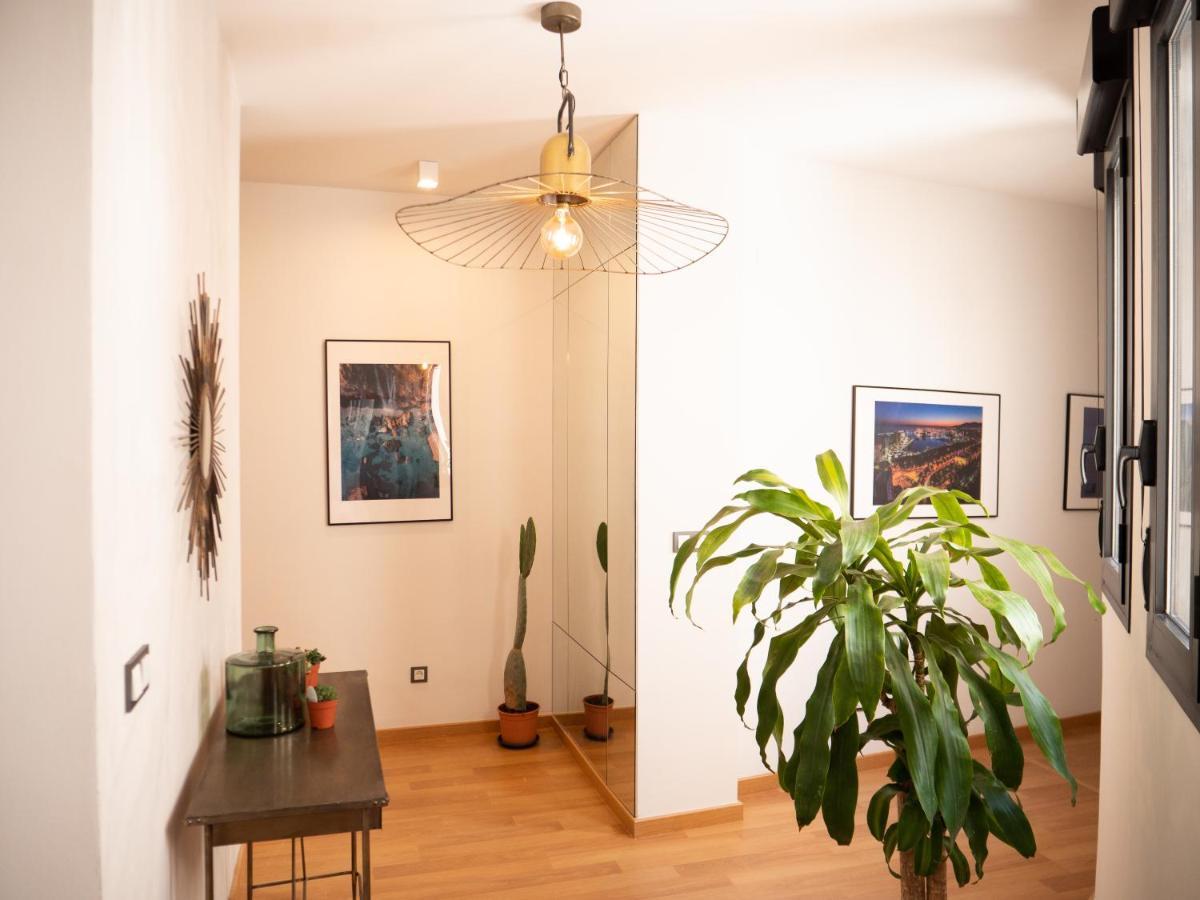 Stylish Apartment In The Heart Of Malaga With Pool ภายนอก รูปภาพ
