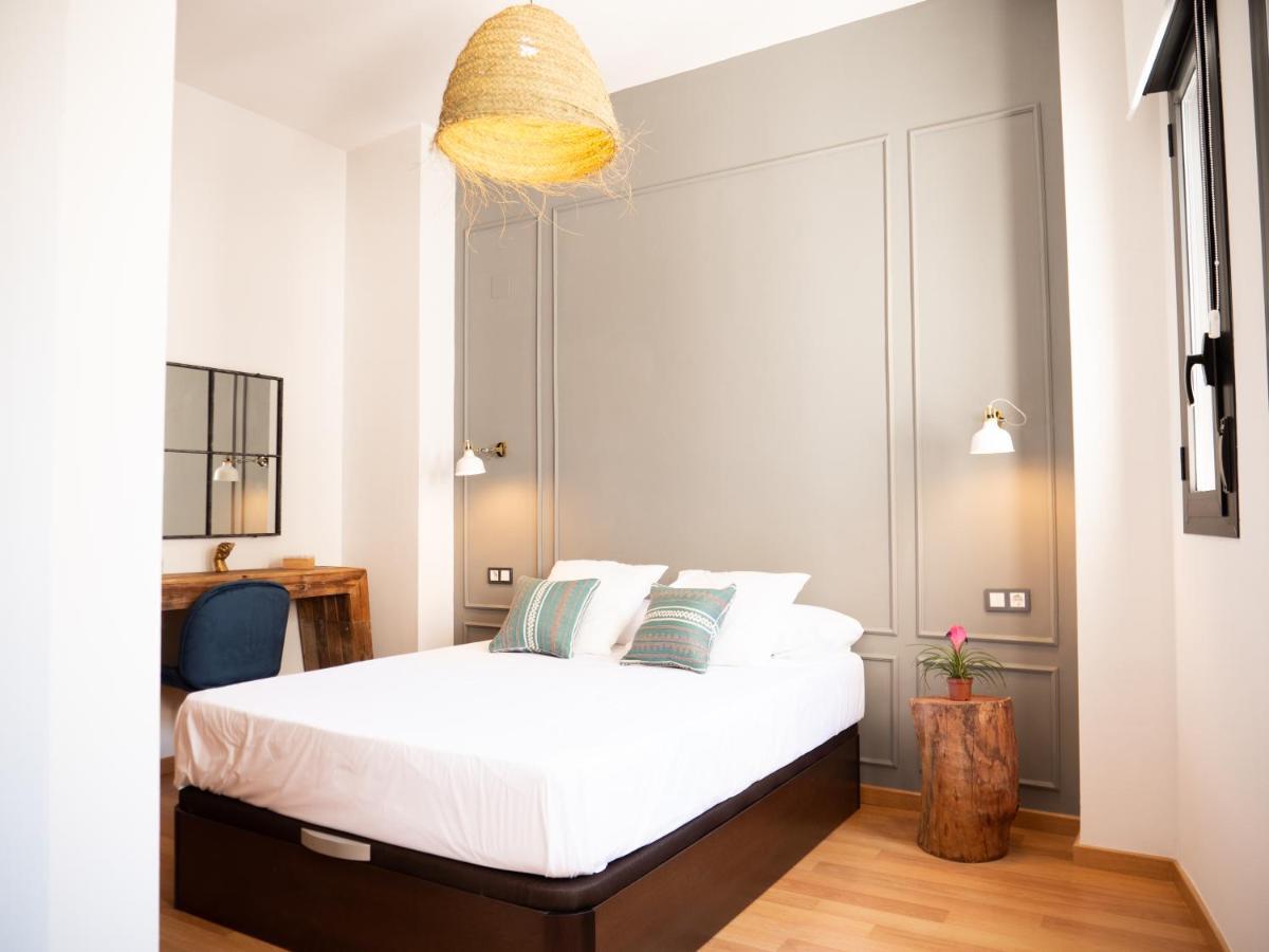 Stylish Apartment In The Heart Of Malaga With Pool ภายนอก รูปภาพ
